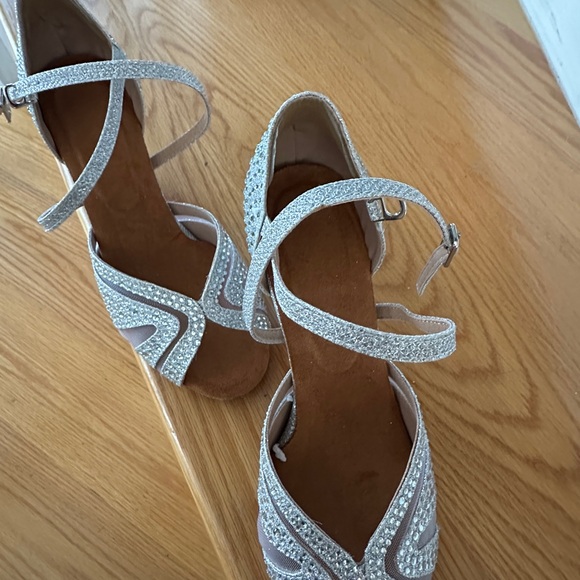 dancing heels with silver stones - Picture 4 of 4